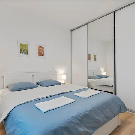Pilot Apartment - With Parking Bratislava Exterior photo